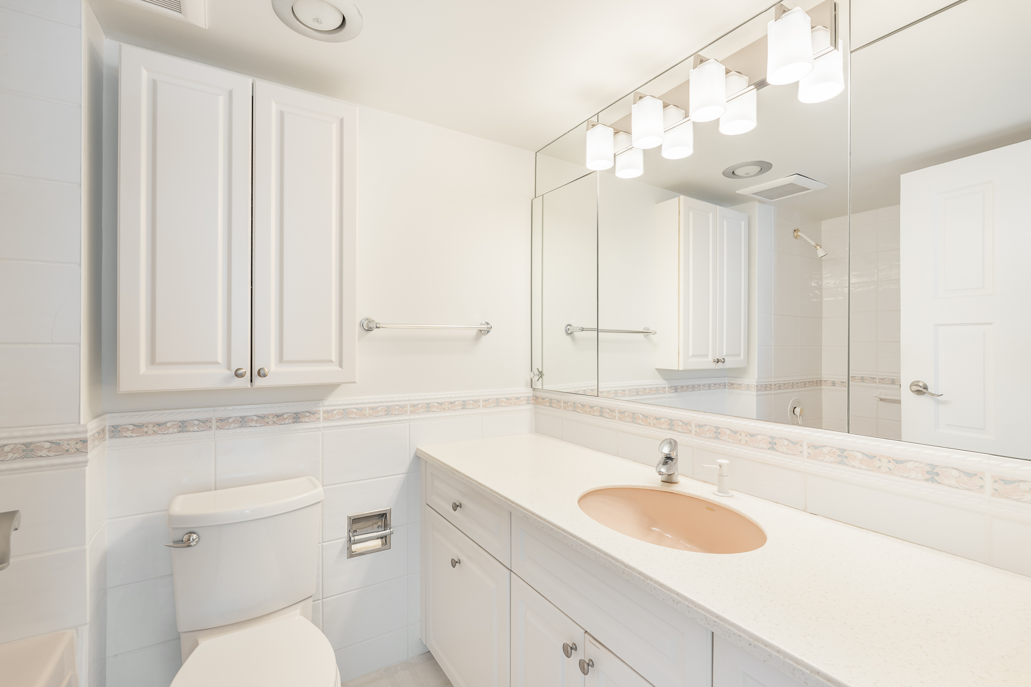 #303 - 2108 Argyle Avenue